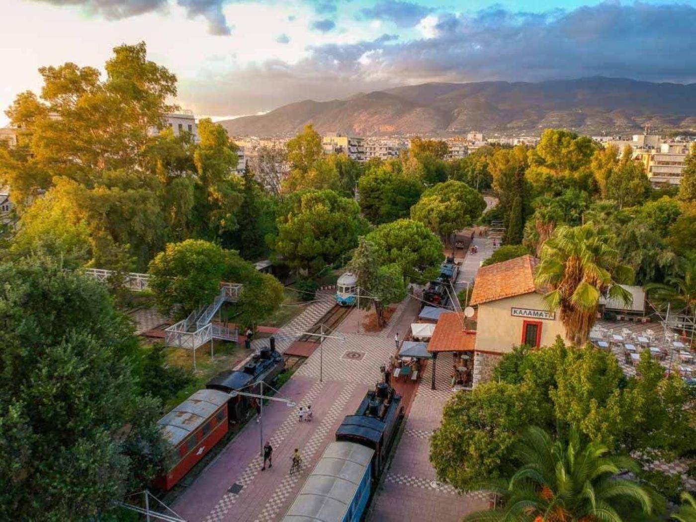 Uncover Kalamata'S Hidden Gem - Cosy City Nest 외부 사진